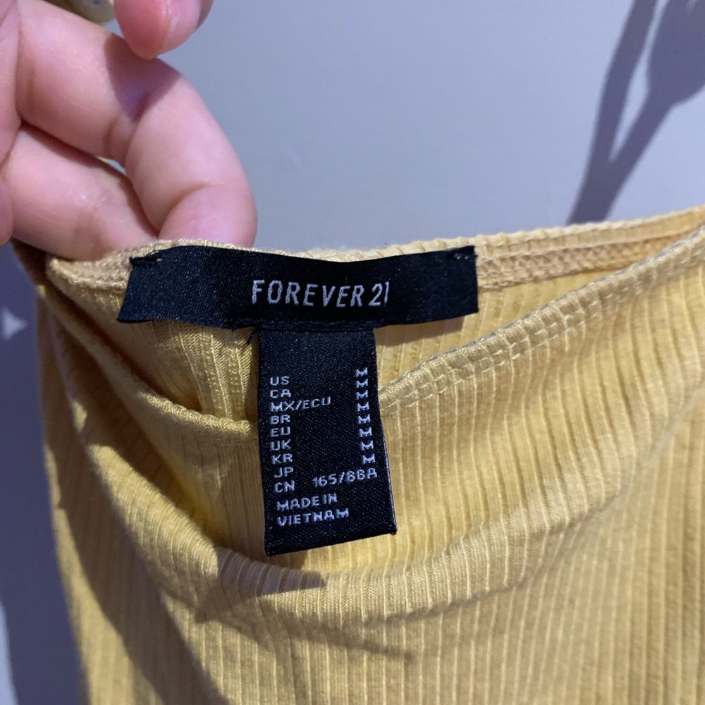 NWT forever 21 yellow top size M - Picture 2 of 4